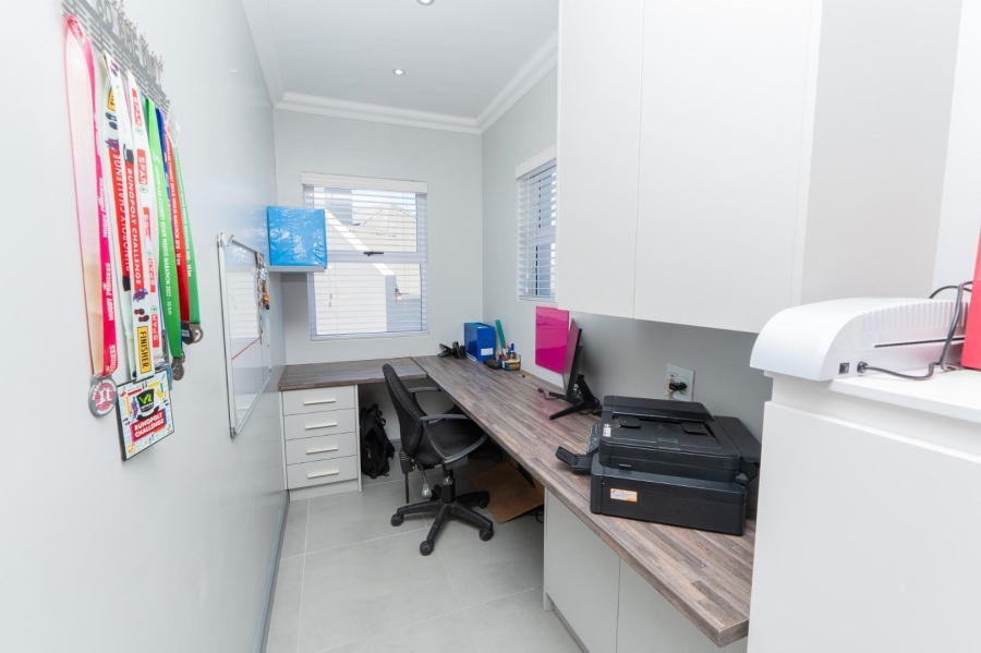 4 Bedroom Property for Sale in Laguna Sands Western Cape